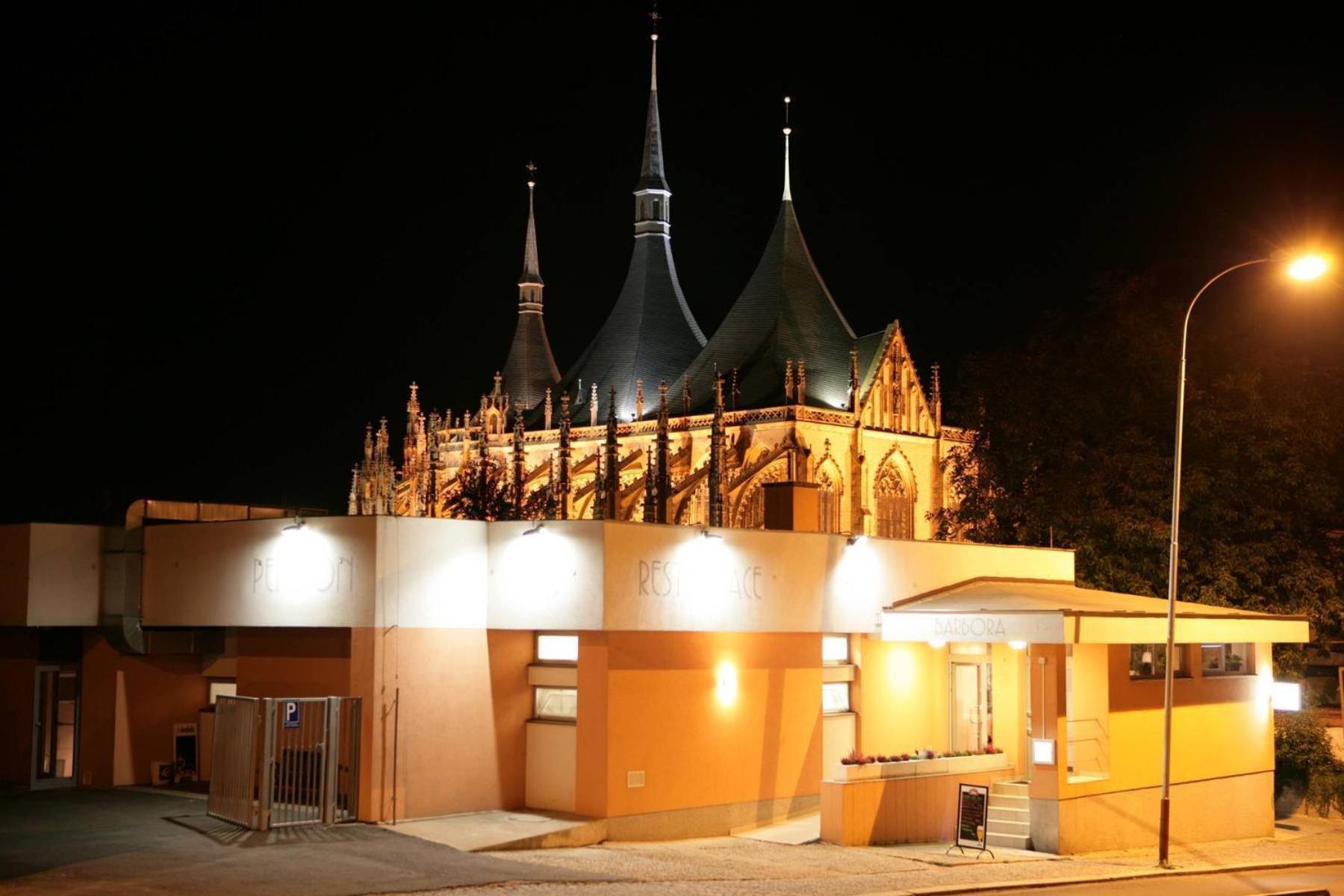 Penzion a Restaurant Barbora Kutná Hora Esterno foto